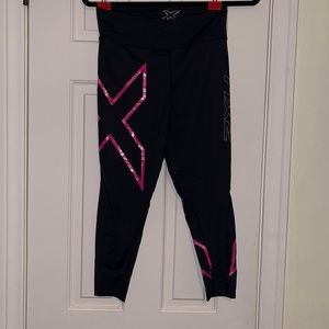 2XU Mid-Rise Compression Tights in new condition